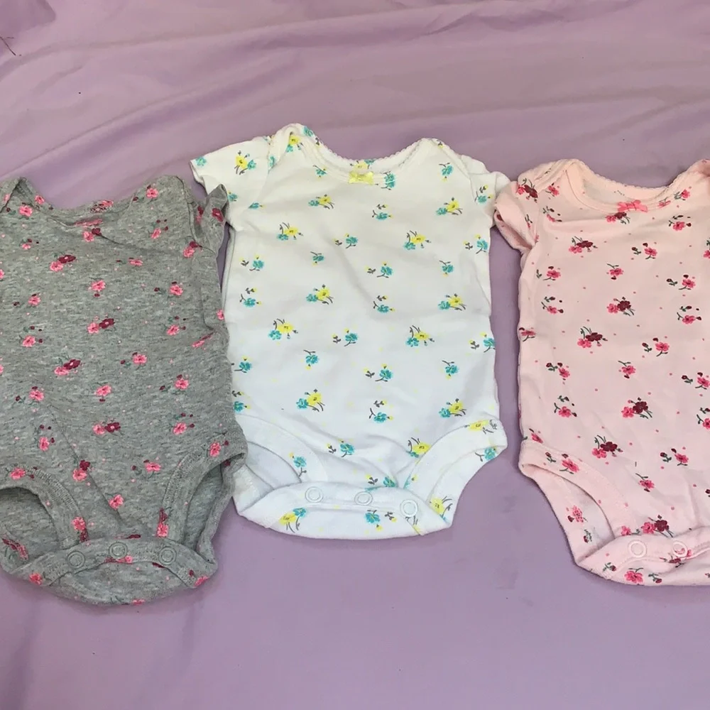 Newborn Girl Carter’s 9 piece bundle set lot